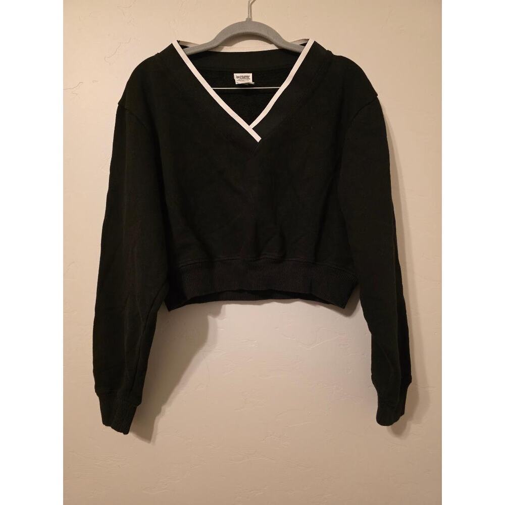 Victoria’s Secret PINK Cropped Sweatshirt Black V Neck Minimal Athleisure